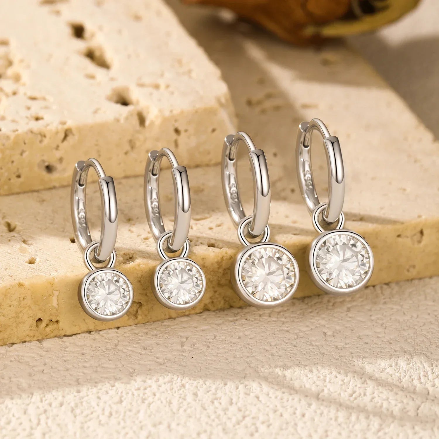 Twilight Glow – Moissanit Creolen - Alyrah Jewellery