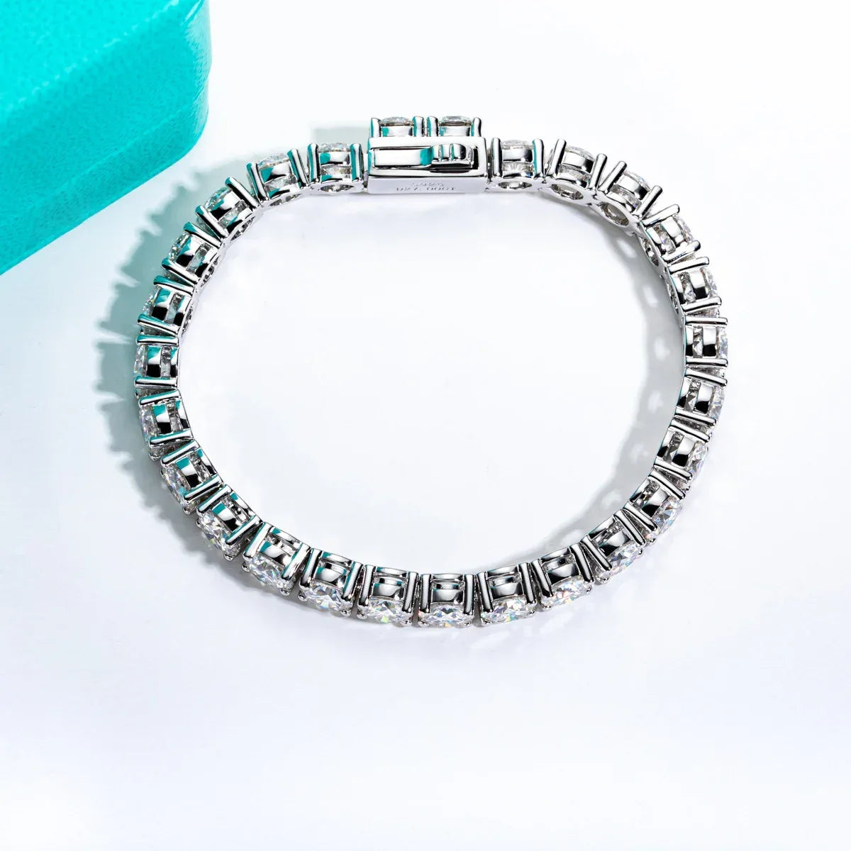 Royal Spark – Moissanite Tennisarmband D Color VVS1 aus 925 Sterling Silber, 18K vergoldet - Alyrah Jewellery