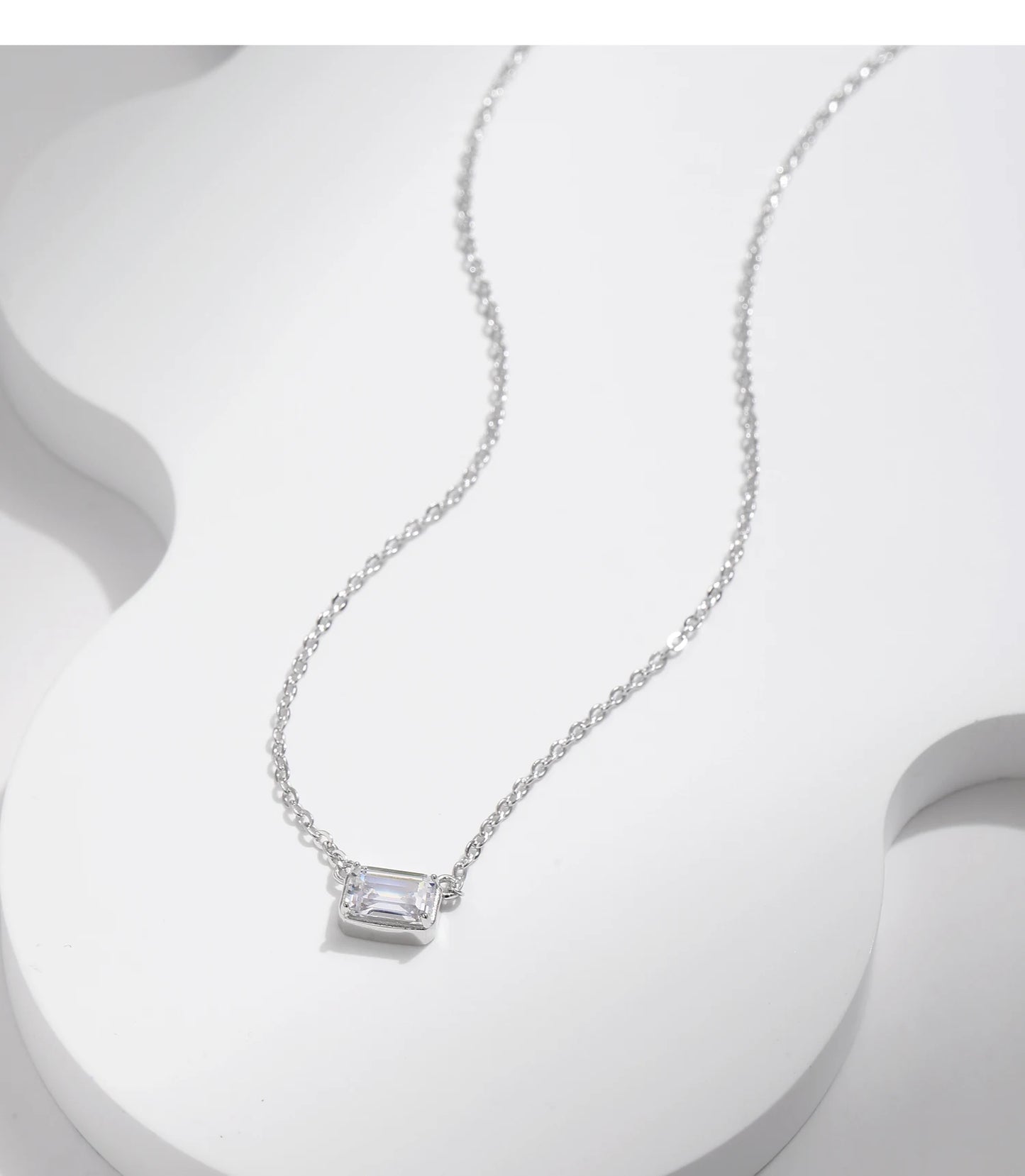 Linea Urban Emerald – Pendente rettangolare in zirconia