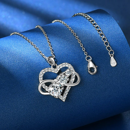Infinite Love Spark – Moissanite Herz Halskette