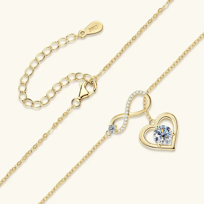 Herzensglanz – Moissanite Herz-Anhänger Halskette - Alyrah Jewellery