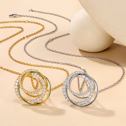 Eternal Circle - Collana con ciondolo in moissanite per donna, argento sterling placcato oro 18 carati, design a quattro anelli