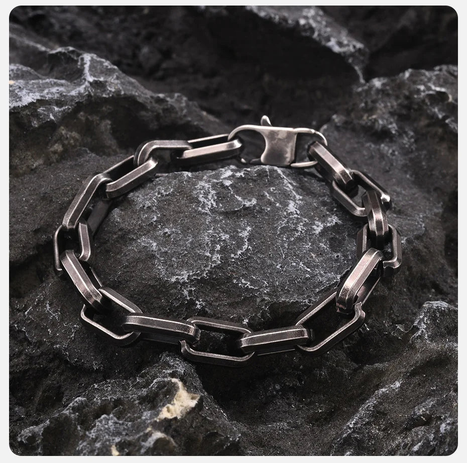 Shadow Forge – Vintage bracelet with rectangular paperclip chain