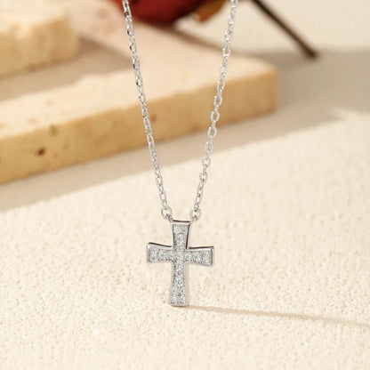 Urban Spark Cross – Moissanit Kreuzanhänger - Alyrah Jewellery