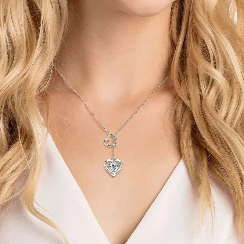 Herzensglanz – Moissanite Herz-Anhänger Halskette - Alyrah Jewellery