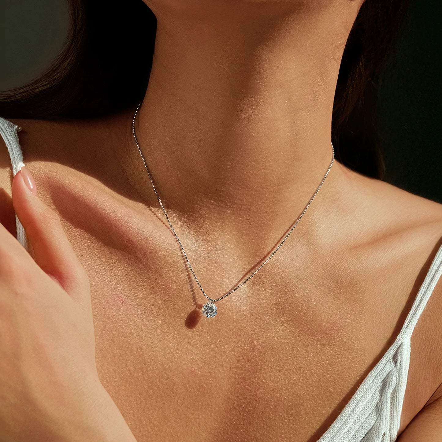 Radiant Geo – Collana con pendente in moissanite