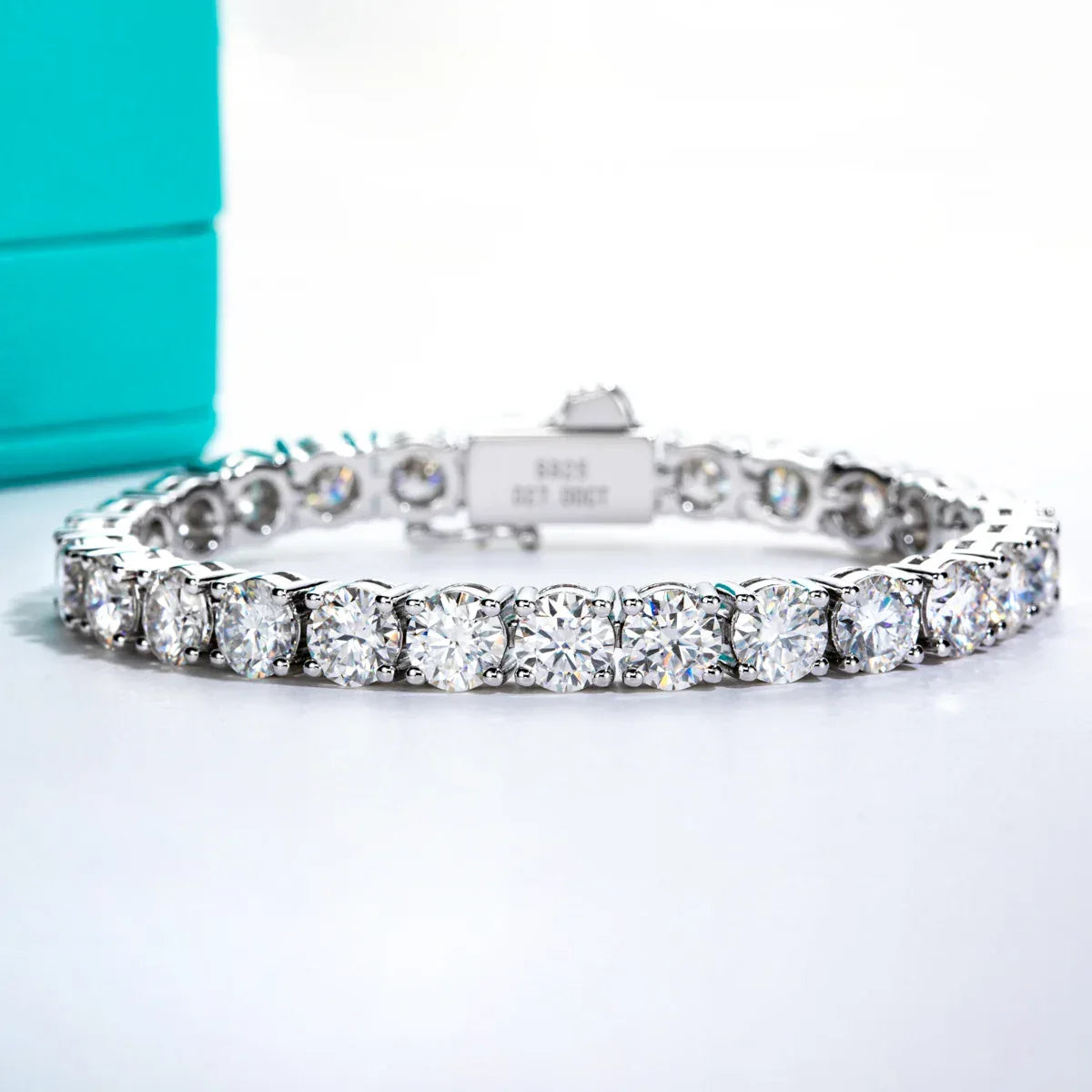 Royal Spark – Moissanite Tennisarmband D Color VVS1 aus 925 Sterling Silber, 18K vergoldet - Alyrah Jewellery
