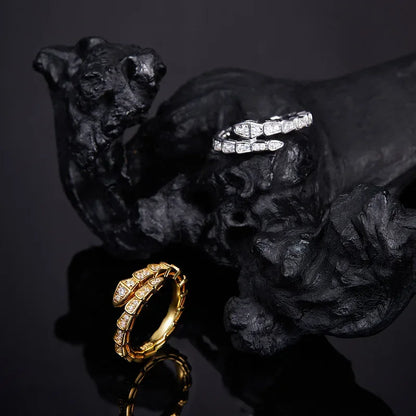 Verführerische Royale – Moissanite Schlangenring aus Sterling Silber, Luxury Hip Hop Statement Ring - Alyrah Jewellery