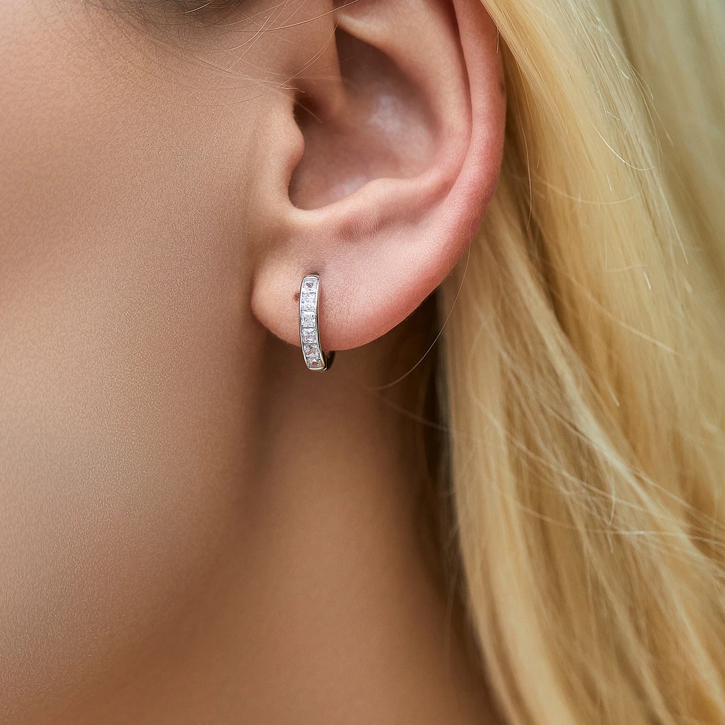 Urban Square – Sparkling Zirconia Hoop Earrings