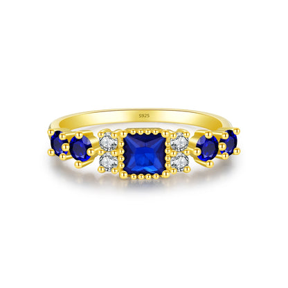 Azure Elegance –Eleganter Vintage-Ring mit blauem Zirkonia