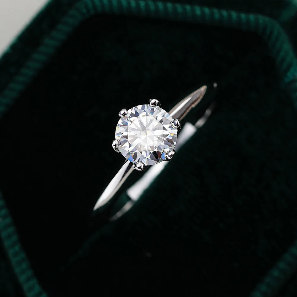 Ewiges Funkeln –  Moissanite Solitaire Verlobungsring