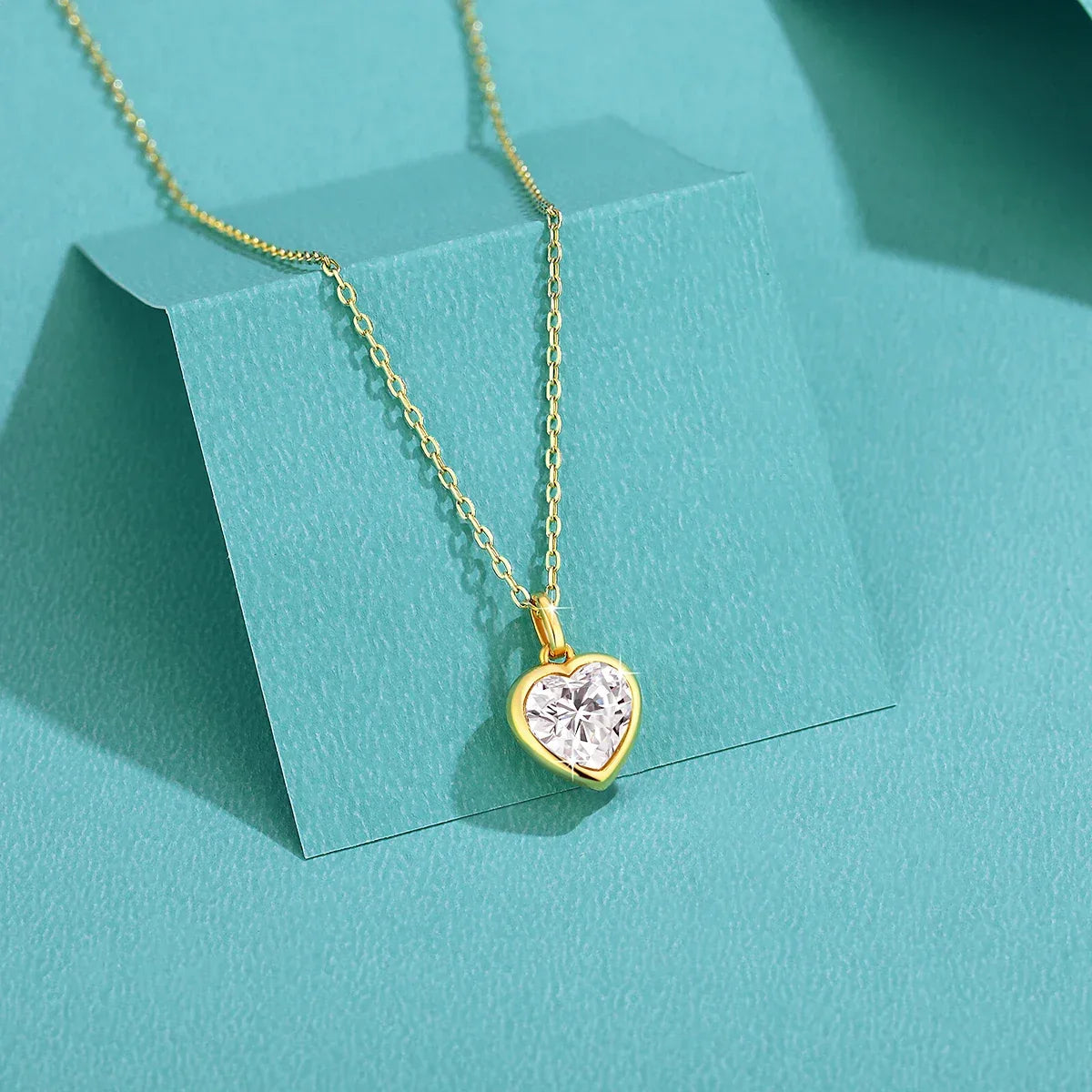 Ewige Liebe – Herzförmiger Moissanite Anhänger 14K Gold , Damen Halskette für Jubiläum, Hochzeit & Valentinstag - Alyrah Jewellery