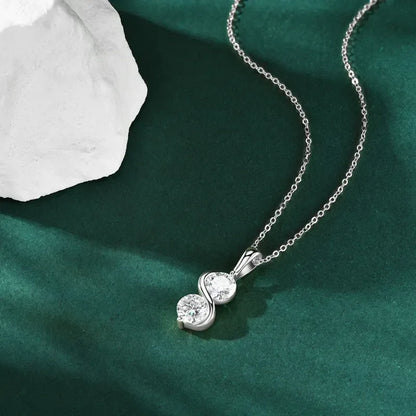 Strahlende Ewigkeit – 1CT Moissanite Solitär Anhänger Halskette aus Silber - Alyrah Jewellery