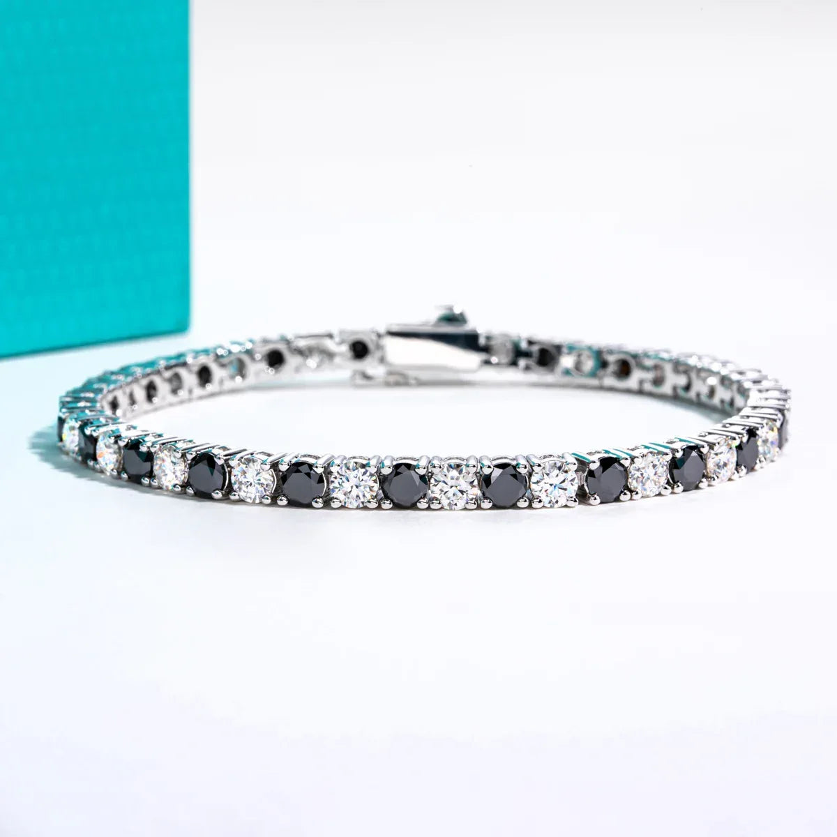 Midnight Royale – Black Moissanite Tennisarmband aus 925 Sterling Silber - Alyrah Jewellery