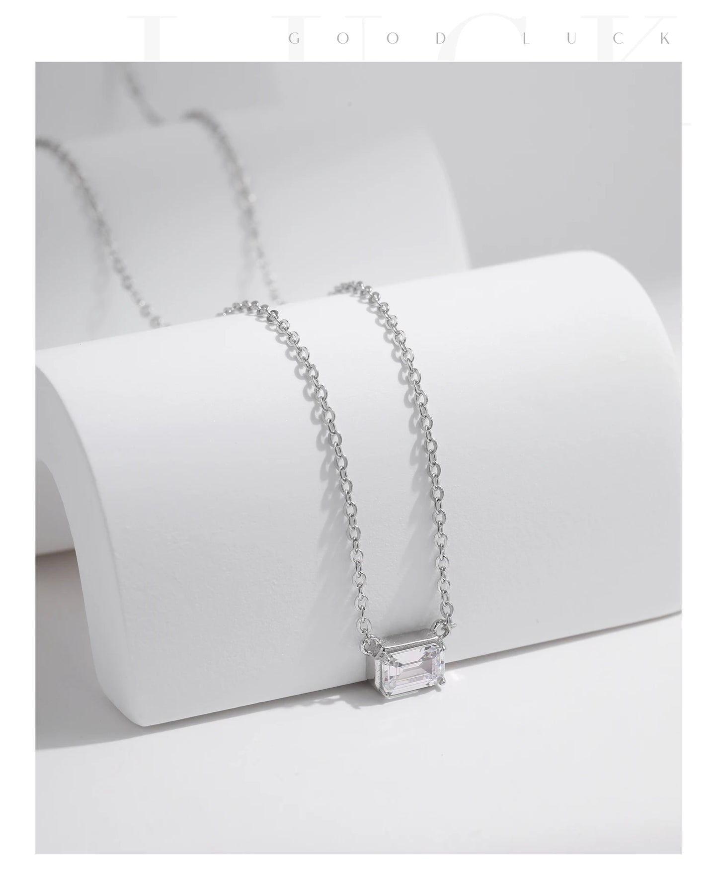 Linea Urban Emerald – Pendente rettangolare in zirconia