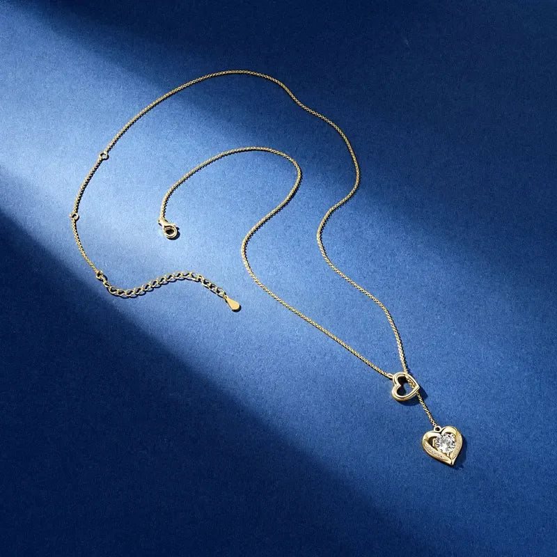Herzensglanz – Moissanite Herz-Anhänger Halskette - Alyrah Jewellery