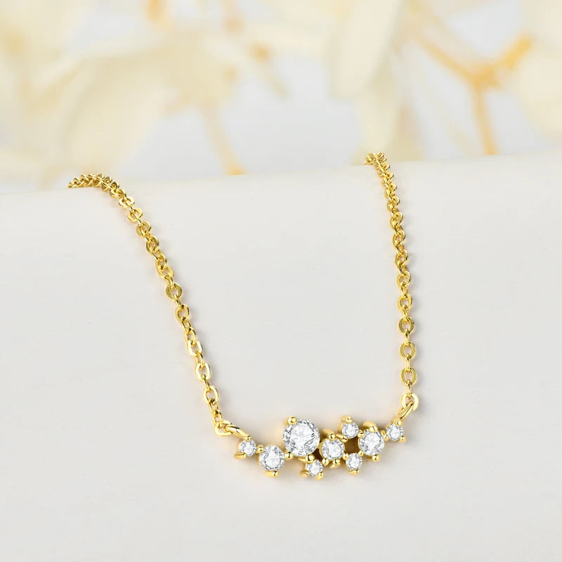 Celestial Glow – Ring und Halskette mit Moissanit-Cluster