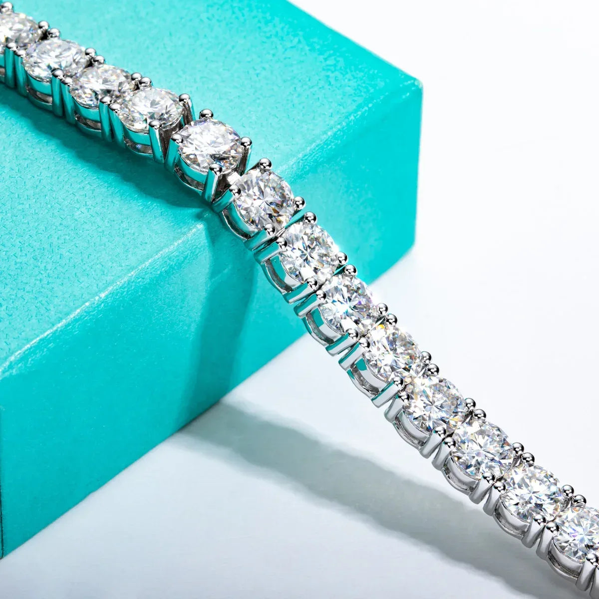 Royal Spark – Moissanite Tennisarmband D Color VVS1 aus 925 Sterling Silber, 18K vergoldet - Alyrah Jewellery