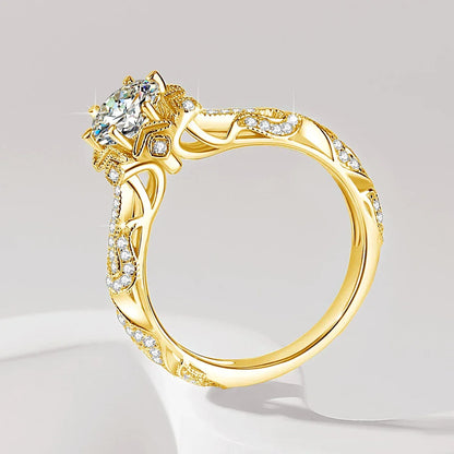 Golden Radiance – 1ct Moissanite Damenring aus 925 Sterling Silber, 18K vergoldet - Alyrah Jewellery