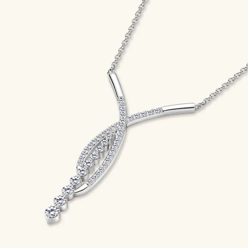 Strahlendes Y – 2-Karat Moissanite Anhänger Halskette aus Silber, Verstellbare Kette, Luxus Schmuck - Alyrah Jewellery