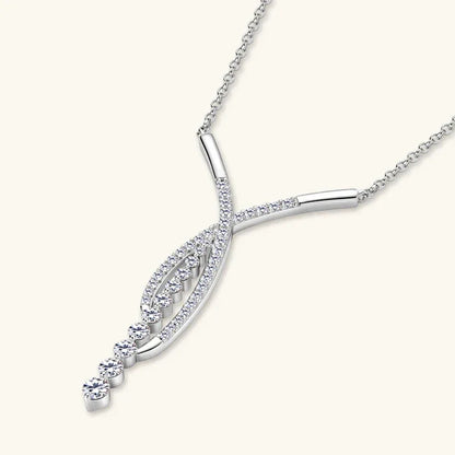 Strahlendes Y – 2-Karat Moissanite Anhänger Halskette aus Silber, Verstellbare Kette, Luxus Schmuck - Alyrah Jewellery