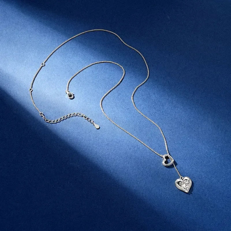 Herzensglanz – Moissanite Herz-Anhänger Halskette - Alyrah Jewellery