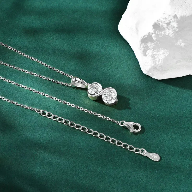 Strahlende Ewigkeit – 1CT Moissanite Solitär Anhänger Halskette aus Silber - Alyrah Jewellery