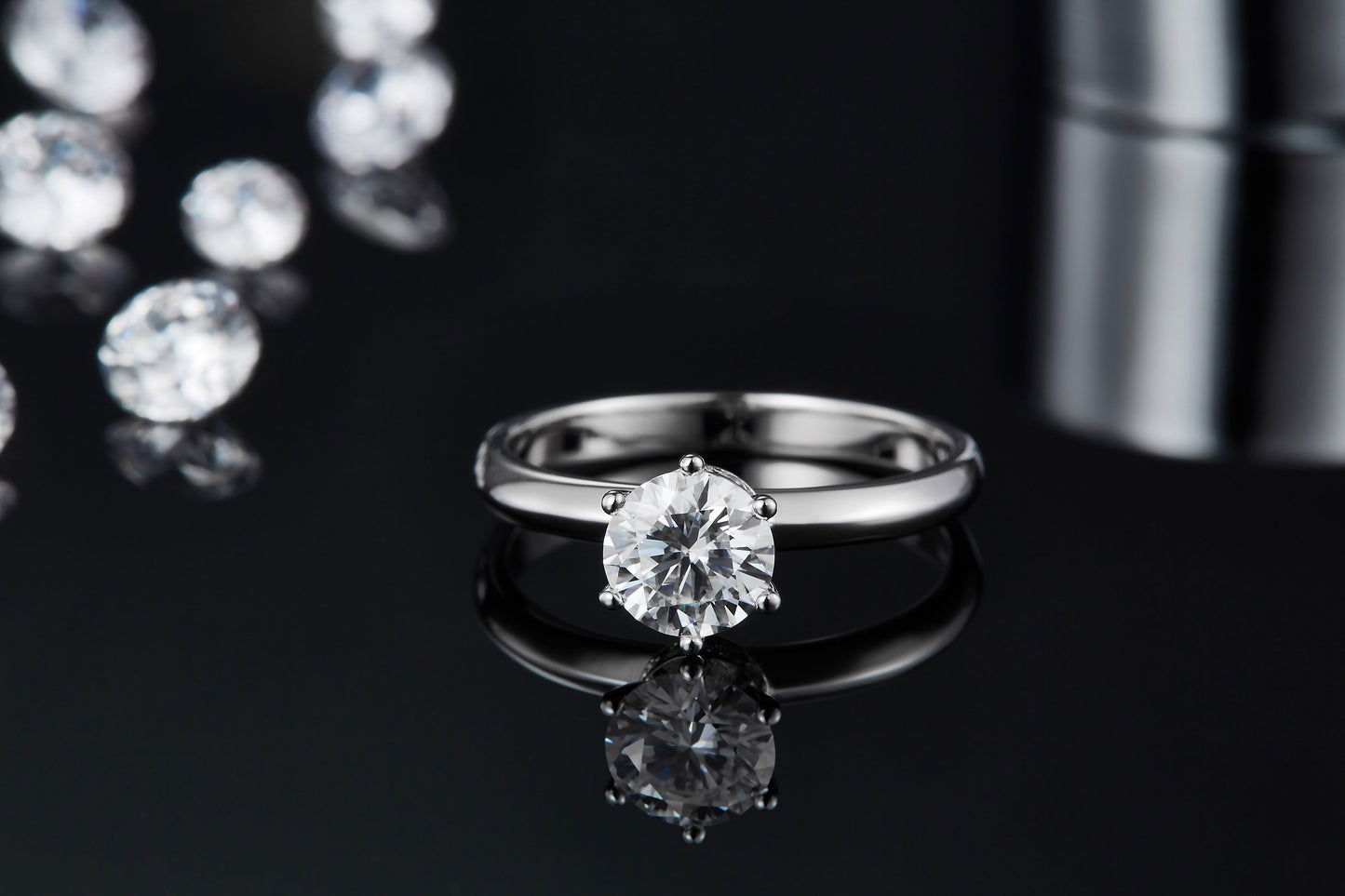 Minimalist Starlight – Simple moissanite wedding ring