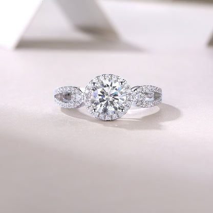 Conosci il tuo cuore: elegante anello nuziale con moissanite