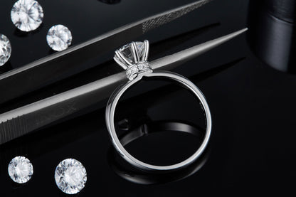 Minimalist Starlight – Simple moissanite wedding ring