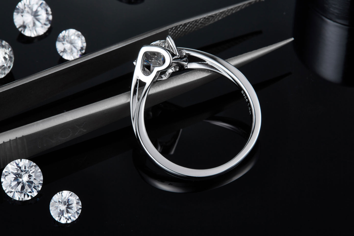 Angel's Heart – Elegant moissanite wedding ring