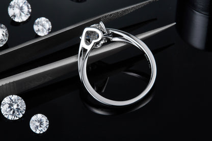 Angel's Heart – Elegant moissanite wedding ring