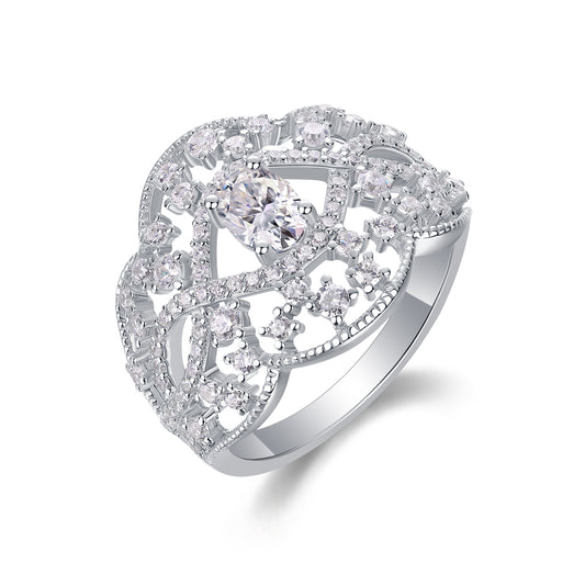 Moonlight Waltz – Elegante anello nuziale con moissanite