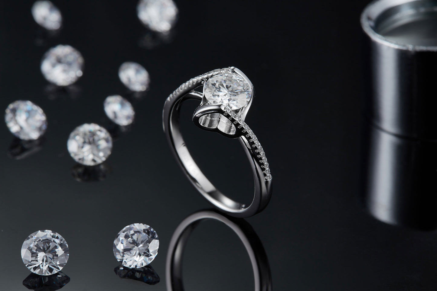 Dazzling Promise – Elegant moissanite wedding ring