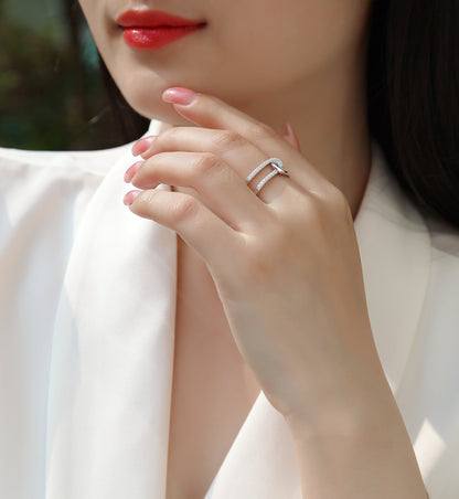 Interlocking – Eleganter Trauring mit hochwertigem Moissanit