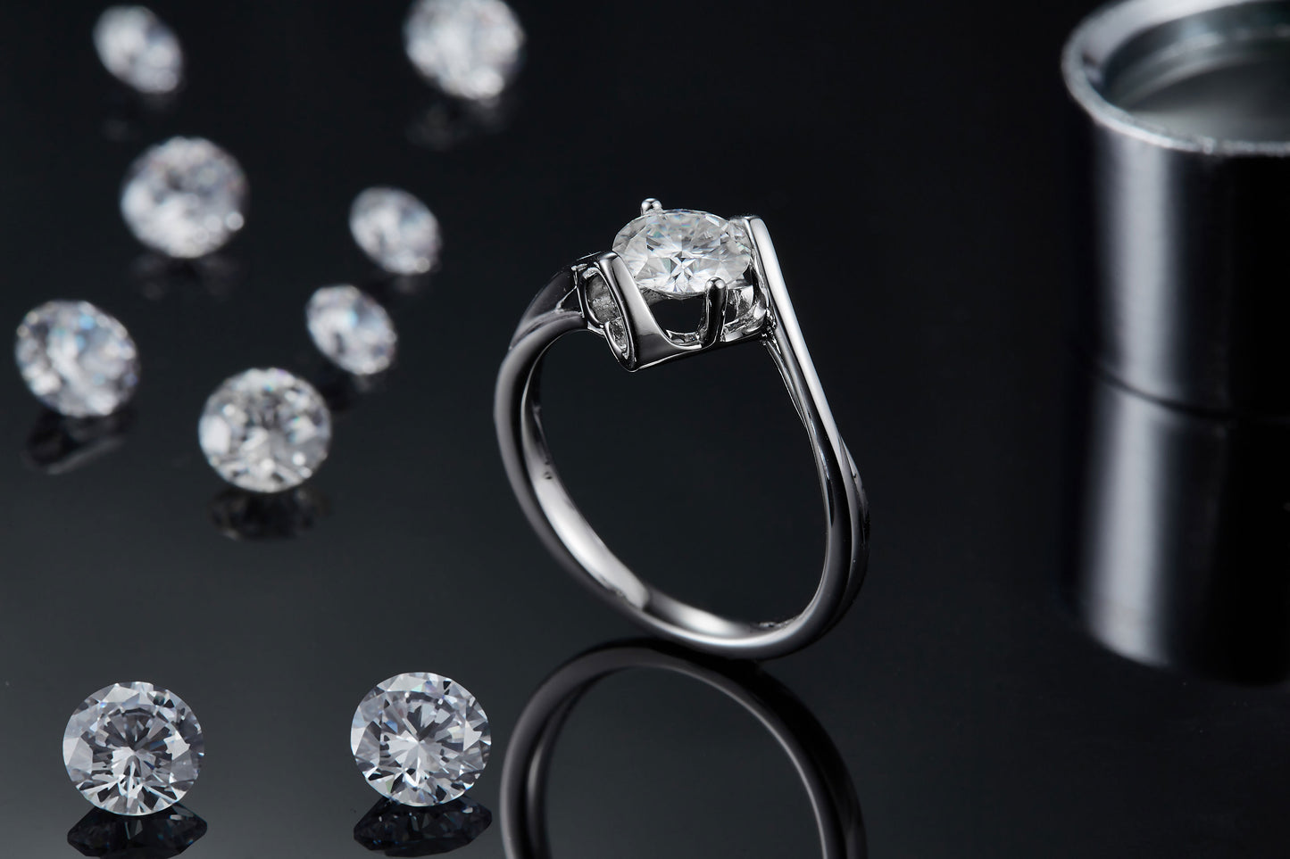 Angel's Heart – Elegant moissanite wedding ring