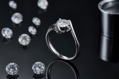 Angel's Heart – Elegant moissanite wedding ring